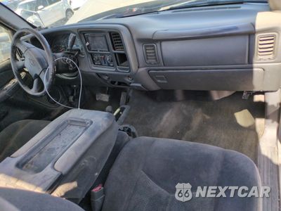 Zdjęcie 8 z 12 samochodu: 2005 CHEVROLET SILVERADO K1500 VIN:1GCEK19B35E275057 - miniatura