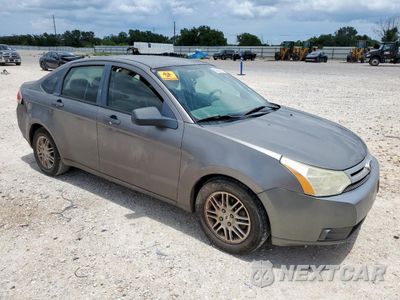 Czwarte zdjęcie samochodu z boku: 2011 FORD FOCUS SE VIN:1FAHP3FN9BW102731 - miniatura