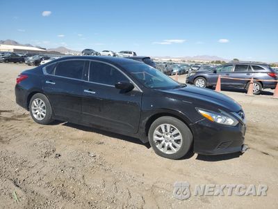 Czwarte zdjęcie samochodu z boku: 2017 NISSAN ALTIMA 2.5 VIN:1N4AL3AP8HN346469 - miniatura