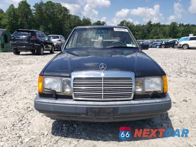 Piąte zdjęcie samochodu w środku: 1993 MERCEDES-BENZ 300 E 2.8 VIN:WDBEA28E0PC002885 - miniatura