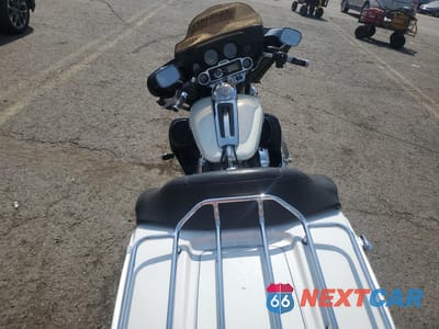 Zdjęcie 6 z 9 samochodu: 2012 HARLEY-DAVIDSON FLHTCU ULTRA CLASSIC ELECTRA GLIDE VIN:1HD1FCM18CB605513 - miniatura