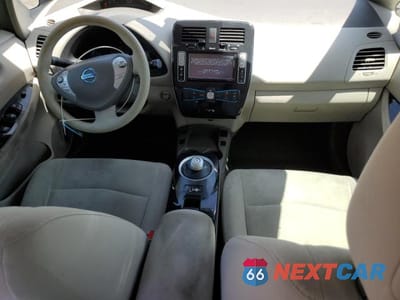 Zdjęcie 8 z 13 samochodu: 2011 NISSAN LEAF SV VIN:JN1AZ0CP2BT005126 - miniatura