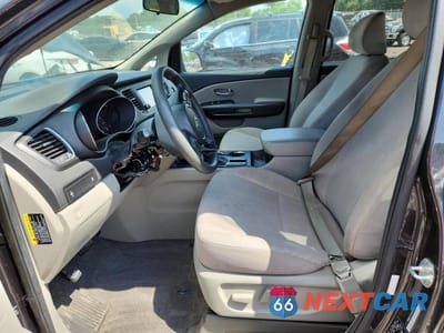 Zdjęcie 7 z 13 samochodu: 2019 KIA SEDONA LX VIN:KNDMB5C1XK6560170 - miniatura