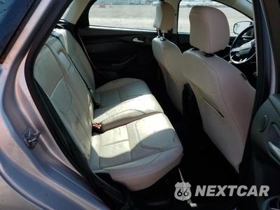Zdjęcie 10 z 14 samochodu: 2016 FORD FOCUS TITANIUM VIN:1FADP3N21GL256428 - miniatura