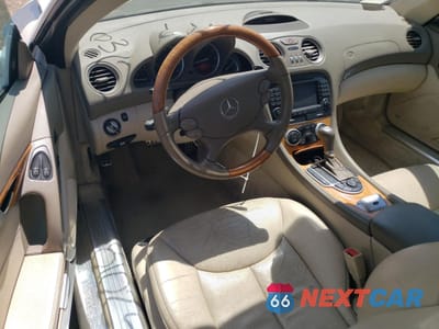 Zdjęcie 8 z 14 samochodu: 2007 MERCEDES-BENZ SL 550 VIN:WDBSK71F17F135878 - miniatura