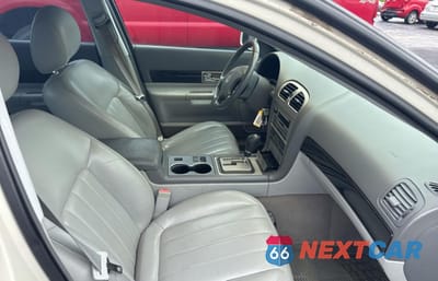Piąte zdjęcie samochodu w środku: 2004 LINCOLN LS VIN:1LNHM86S74Y600273 - miniatura