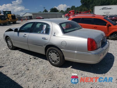 Drugie zdjęcie samochodu z przodu: 2007 LINCOLN TOWN CAR SIGNATURE LIMITED VIN:1LNHM82V67Y626240 - miniatura