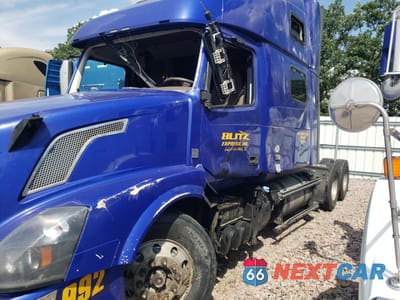 Zdjęcie 9 z 10 samochodu: 2018 VOLVO VN VNL VIN:4V4NC9EH6JN998034 - miniatura