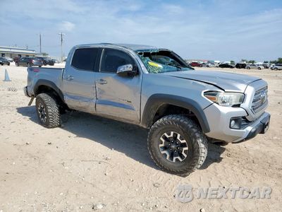 Czwarte zdjęcie samochodu z boku: 2016 TOYOTA TACOMA DOUBLE CAB VIN:5TFCZ5ANXGX021109 - miniatura