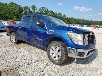 Czwarte zdjęcie samochodu z boku: 2017 NISSAN TITAN SV VIN:1N6AA1EJ4HN543162 - miniatura