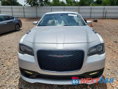 Piąte zdjęcie samochodu w środku: 2021 CHRYSLER 300C VIN:2C3CCABG1MH660638 - miniatura