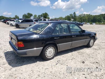 Trzecie zdjęcie samochodu z tyłu: 1993 MERCEDES-BENZ 300 E 2.8 VIN:WDBEA28E0PC002885 - miniatura