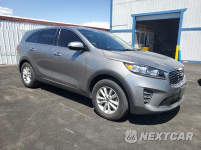 Czwarte zdjęcie samochodu z boku: 2019 KIA SORENTO L VIN:5XYPG4A39KG536811 - miniatura