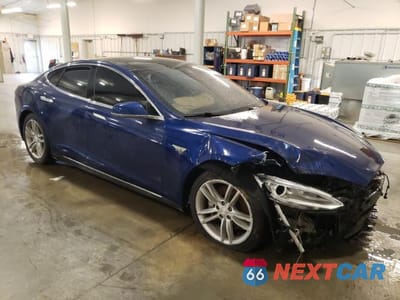 Czwarte zdjęcie samochodu z boku: 2015 TESLA MODEL S 70D VIN:5YJSA1S25FF087639 - miniatura
