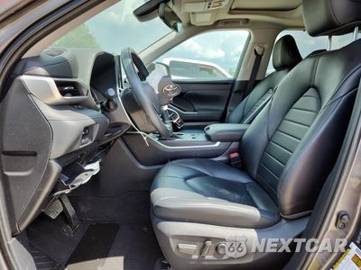 Zdjęcie 7 z 16 samochodu: 2023 TOYOTA HIGHLANDER L VIN:5TDKDRAH0PS036865 - miniatura