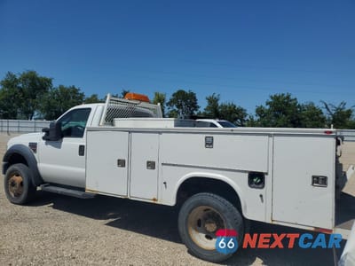 Trzecie zdjęcie samochodu z tyłu: 2010 FORD F550 SUPER DUTY UTILITY / SERVICE TRUCK VIN:1FDAF5HRXAEA57597 - miniatura