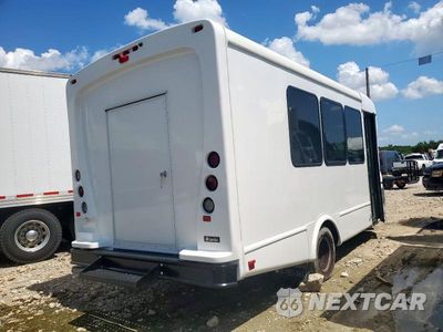 Czwarte zdjęcie samochodu z boku: 2024 FORD ECONOLINE E-450 VIN:1FDFE4FN1RDD17602 - miniatura