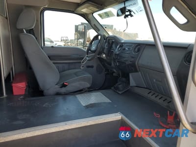 Piąte zdjęcie samochodu w środku: 2016 FORD F550 SUPER - TRANSIT VEHICLES BUS VIN:1FDGF5GY9GEB35153 - miniatura