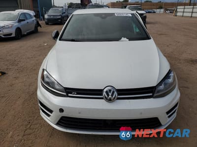 Piąte zdjęcie samochodu w środku: 2017 VOLKSWAGEN GOLF R VIN:WVWVF7AU6HW143588 - miniatura