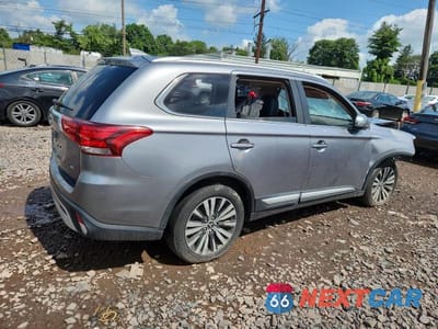 Trzecie zdjęcie samochodu z tyłu: 2020 MITSUBISHI OUTLANDER SE VIN:JA4AD3A30LZ032721 - miniatura