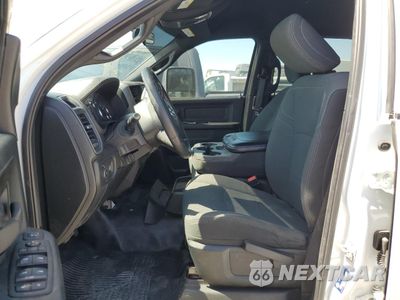 Zdjęcie 7 z 12 samochodu: 2023 RAM 5500 VIN:3C7WRMFL6PG527672 - miniatura