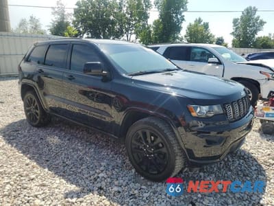 Czwarte zdjęcie samochodu z boku: 2020 JEEP GRAND CHEROKEE LIMITED VIN:1C4RJFAG0LC111489 - miniatura