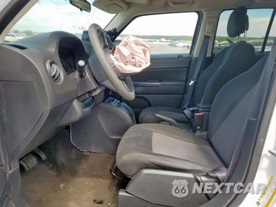 Zdjęcie 7 z 14 samochodu: 2015 JEEP PATRIOT SPORT VIN:1C4NJPBA8FD285369 - miniatura