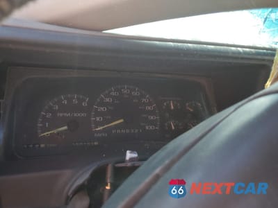 Zdjęcie 9 z 12 samochodu: 2000 CHEVROLET GMT-400 C3500 VIN:1GBJC34RXYF432713 - miniatura