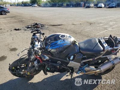Trzecie zdjęcie samochodu z tyłu: 2002 SUZUKI TL1000 R VIN:JS1VT52AX22101404 - miniatura