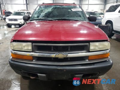Piąte zdjęcie samochodu w środku: 2003 CHEVROLET S TRUCK S10 VIN:1GCDT13X93K158773 - miniatura