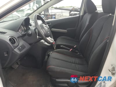 Zdjęcie 7 z 14 samochodu: 2012 MAZDA MAZDA2 VIN:JM1DE1LYXC0135145 - miniatura