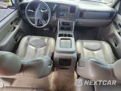 Zdjęcie 8 z 15 samochodu: 2005 GMC YUKON XL C1500 VIN:1GKEC16Z35J123936 - miniatura