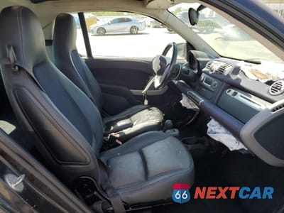 Zdjęcie 10 z 13 samochodu: 2011 SMART FORTWO PURE VIN:WMEEJ3BA9BK421296 - miniatura