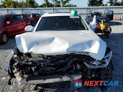 Piąte zdjęcie samochodu w środku: 2018 GENESIS G90 PREMIUM VIN:KMHG34JA8JU039137 - miniatura