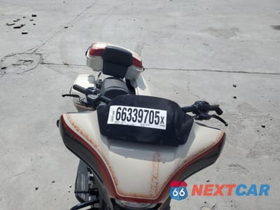 Piąte zdjęcie samochodu w środku: 2024 HARLEY-DAVIDSON FLHX VIN:1HD1KB714RB616096 - miniatura