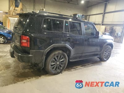 Trzecie zdjęcie samochodu z tyłu: 2024 TOYOTA LAND CRUISER BASE VIN:JTEABFAJXR5008501 - miniatura