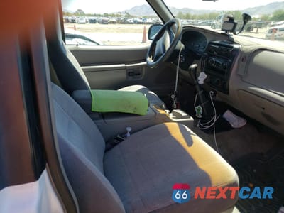 Zdjęcie 11 z 13 samochodu: 1996 FORD EXPLORER VIN:1FMCU24X9TUA92111 - miniatura