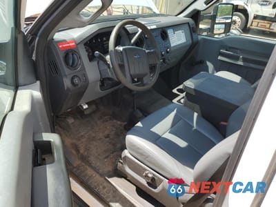 Zdjęcie 8 z 12 samochodu: 2013 FORD F450 SUPER DUTY VIN:1FDUF4HY2DEB43084 - miniatura