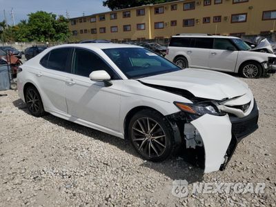 Czwarte zdjęcie samochodu z boku: 2022 TOYOTA CAMRY SE VIN:4T1T11AK6NU640807 - miniatura