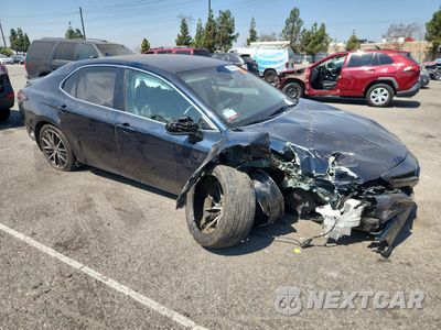 Czwarte zdjęcie samochodu z boku: 2021 TOYOTA CAMRY SE VIN:4T1G11BK5MU026071 - miniatura