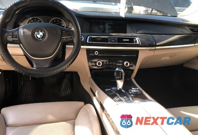 Zdjęcie 9 z 10 samochodu: 2012 BMW 750 LXI VIN:WBAKC8C58CC435970 - miniatura
