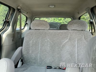 Zdjęcie 10 z 13 samochodu: 2000 NISSAN QUEST SE VIN:4N2XN11T9YD821002 - miniatura