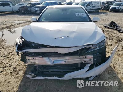 Piąte zdjęcie samochodu w środku: 2018 TOYOTA CAMRY L VIN:JTNB11HK9J3071047 - miniatura