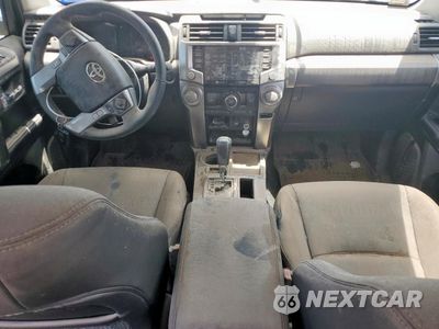Zdjęcie 8 z 13 samochodu: 2021 TOYOTA 4RUNNER SR5 VIN:JTEFU5JR0M5251145 - miniatura