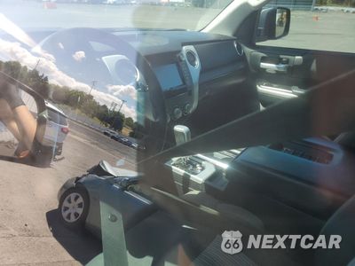 Zdjęcie 8 z 12 samochodu: 2016 TOYOTA TUNDRA CREWMAX SR5 VIN:5TFEM5F15GX107733 - miniatura