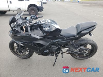 Trzecie zdjęcie samochodu z tyłu: 2017 KAWASAKI EX650 F VIN:JKAEXEK17HDA01782 - miniatura