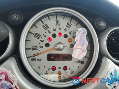 Zdjęcie 9 z 12 samochodu: 2003 MINI COOPER VIN:WMWRC33453TE16014 - miniatura