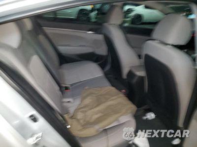 Zdjęcie 10 z 12 samochodu: 2018 HYUNDAI ELANTRA SE VIN:5NPD74LF0JH385424 - miniatura
