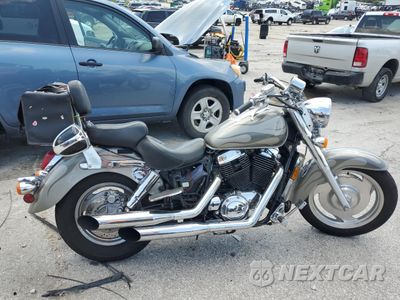 2002 HONDA VT1100 C2 1HFSC43062A200290 - główne zdjęcie licytacji z USA - miniatura