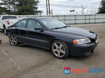 Czwarte zdjęcie samochodu z boku: 2004 VOLVO S60 R VIN:YV1RH52Y342360724 - miniatura